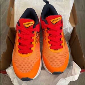 NWT Saucony Kids Ride KDZ Sneaker Shoes -orange